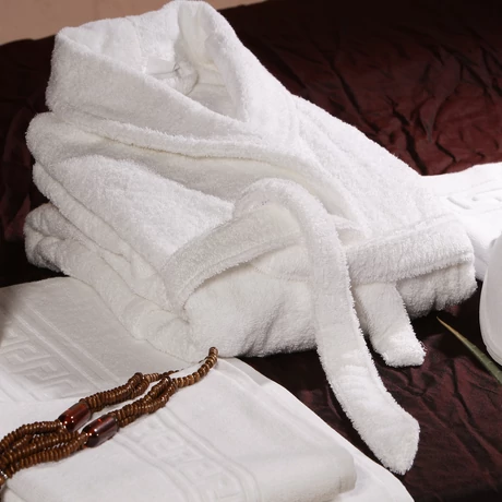 Fehér hotel köntösök