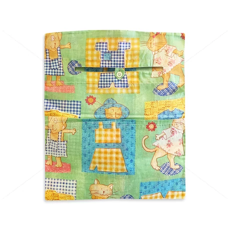 Óvodai ruhazsák 37x46cm patchwork kutyás macskás zöld