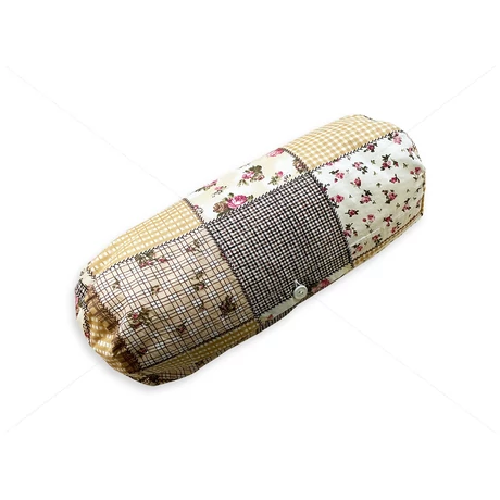 Hengerpárna gombos huzatban patchwork